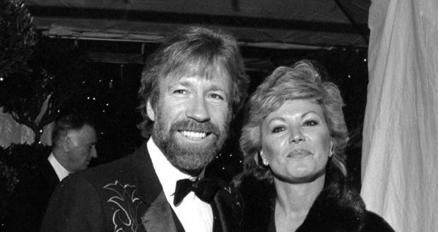 Chuck Norris s první manželkou Dianne Holechek