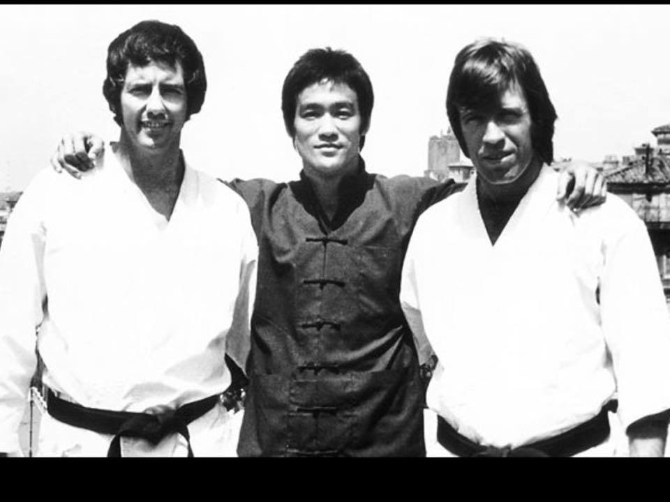 Bruce Lee a Chuck Norris.