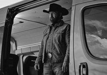 Zemřel Chuck Norris, ale už je mu lépe. Čím jezdil?