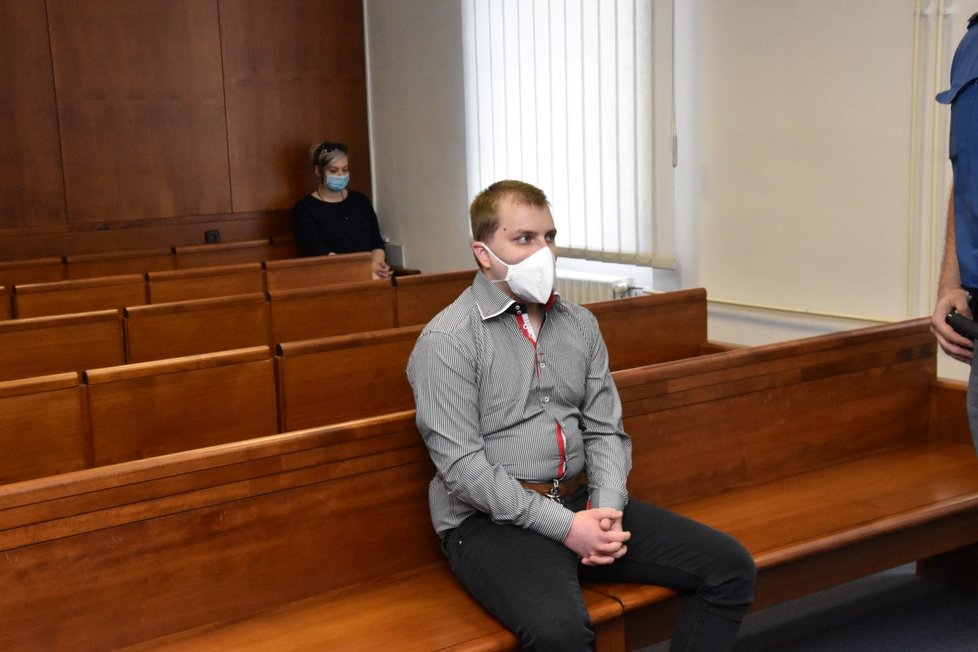 Soud uložil Miroslavu Vepřekovi za vraždu muže na faře v Chudobíně definitivně 17 let.
