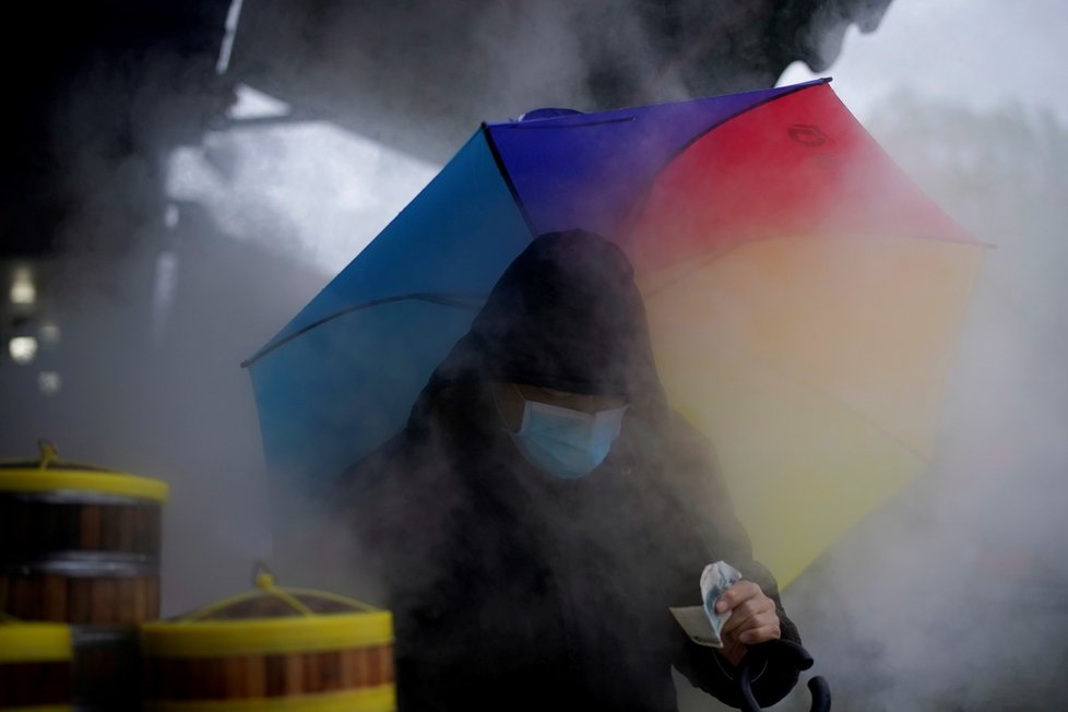 Život v čínské provincii Chu-pej se po ukončení uzavření začíná vracet do normálu. (27. 3. 2020)