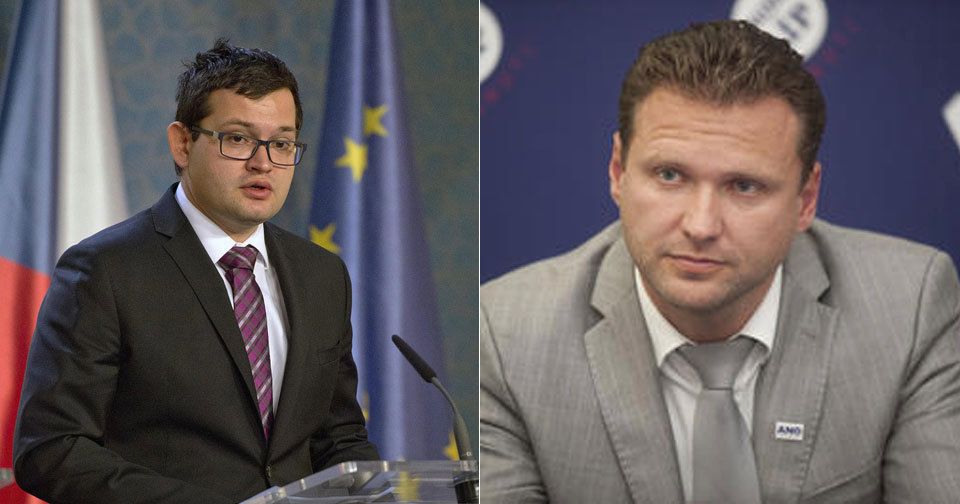 Ministr Jan Chvojka (vlevo) pochybuje nad vznikem nové sněmovní komise, jak to navrhuje Radek Vondráček