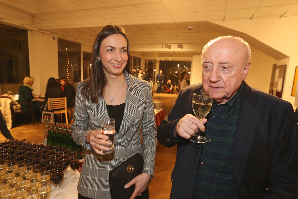 Felix Slováček (75) se s přítelkyní Lucií Gelemovou (36) podívali na film a podle potlesku se jim líbil.