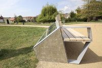 „Chytré lavičky si nechte na zahrádku“: Piráti navrhují vlastní Smart City v Praze