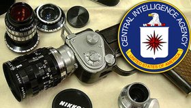 Central Intelligence Agency (CIA, Ústřední zpravodajská služba) provádí po celém světě špionáž ve prospěch USA.
