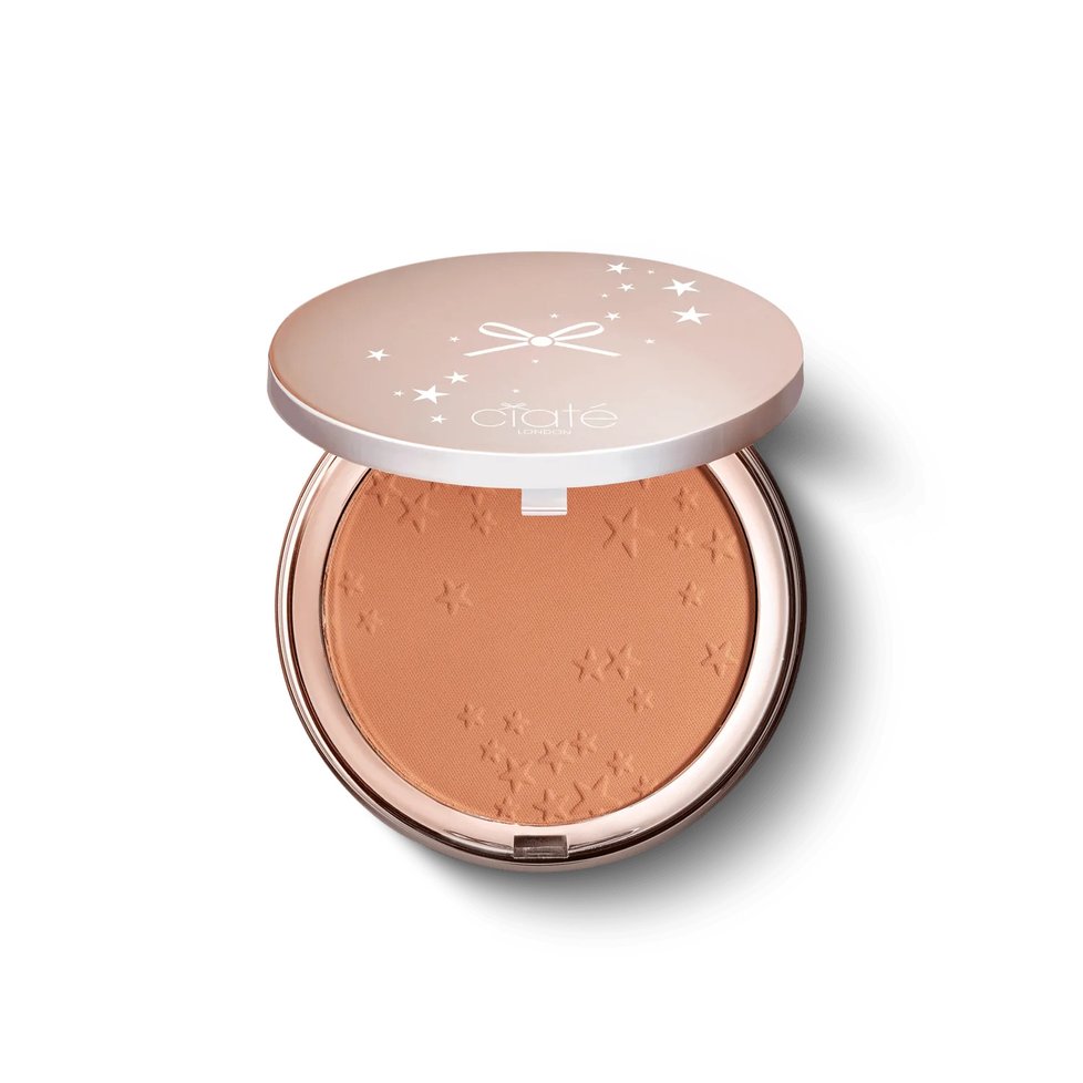 Bamboo Bronzer, Ciaté London, 699 Kč, koupíte na www.douglas.cz