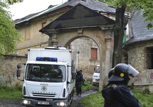 Vlastník památkově chráněné nemovitosti v úterý zamezil squatterům ve vstupu do usedlosti.