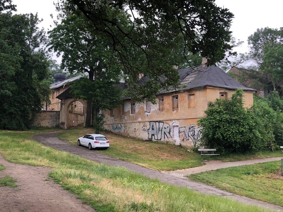 Zrekonstruovaný čínský pavilon v parku Cibulka