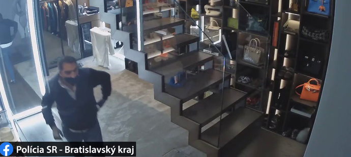 Slovenská policie zveřejnila video z loupeže v bytě slovenské tenisové superstar Dominiky Cibulkové