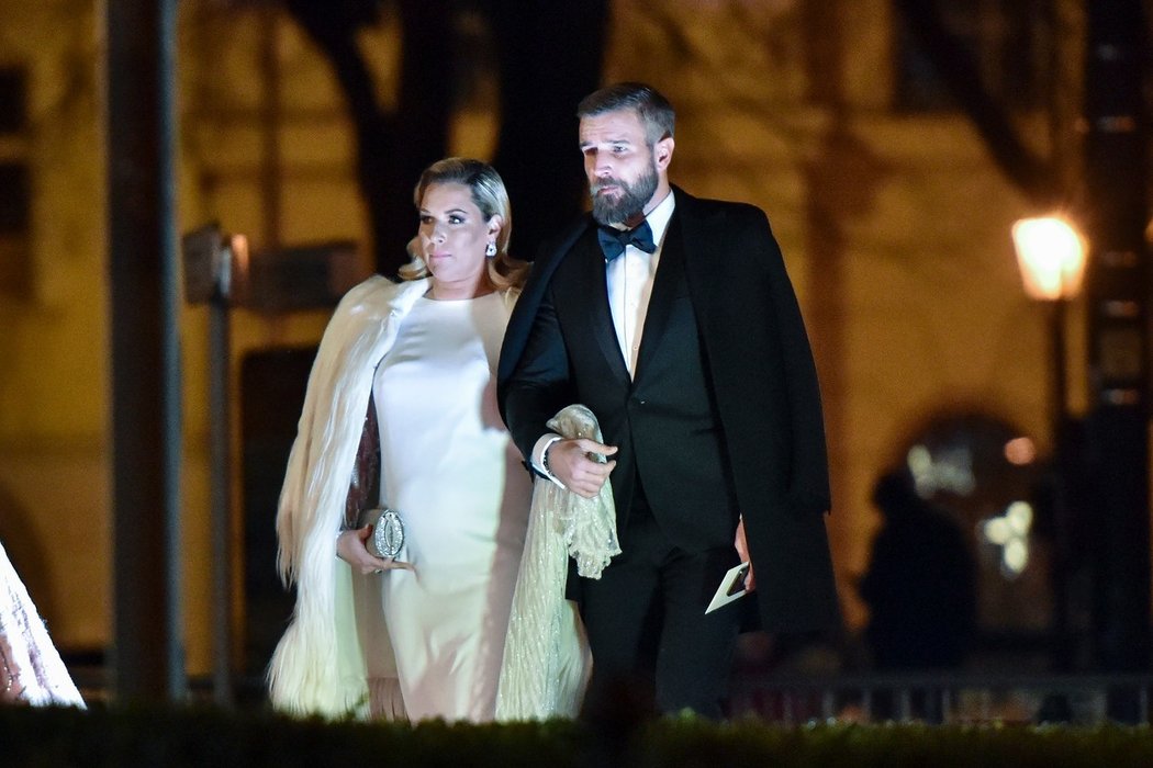 Dominika Cibulková si s Michalem Navarou premiérově užili Ples v opeře