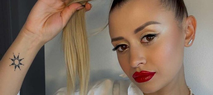 Irina je Dominičinou kamarádkou, dokonce manželům někdy hlídá děti.