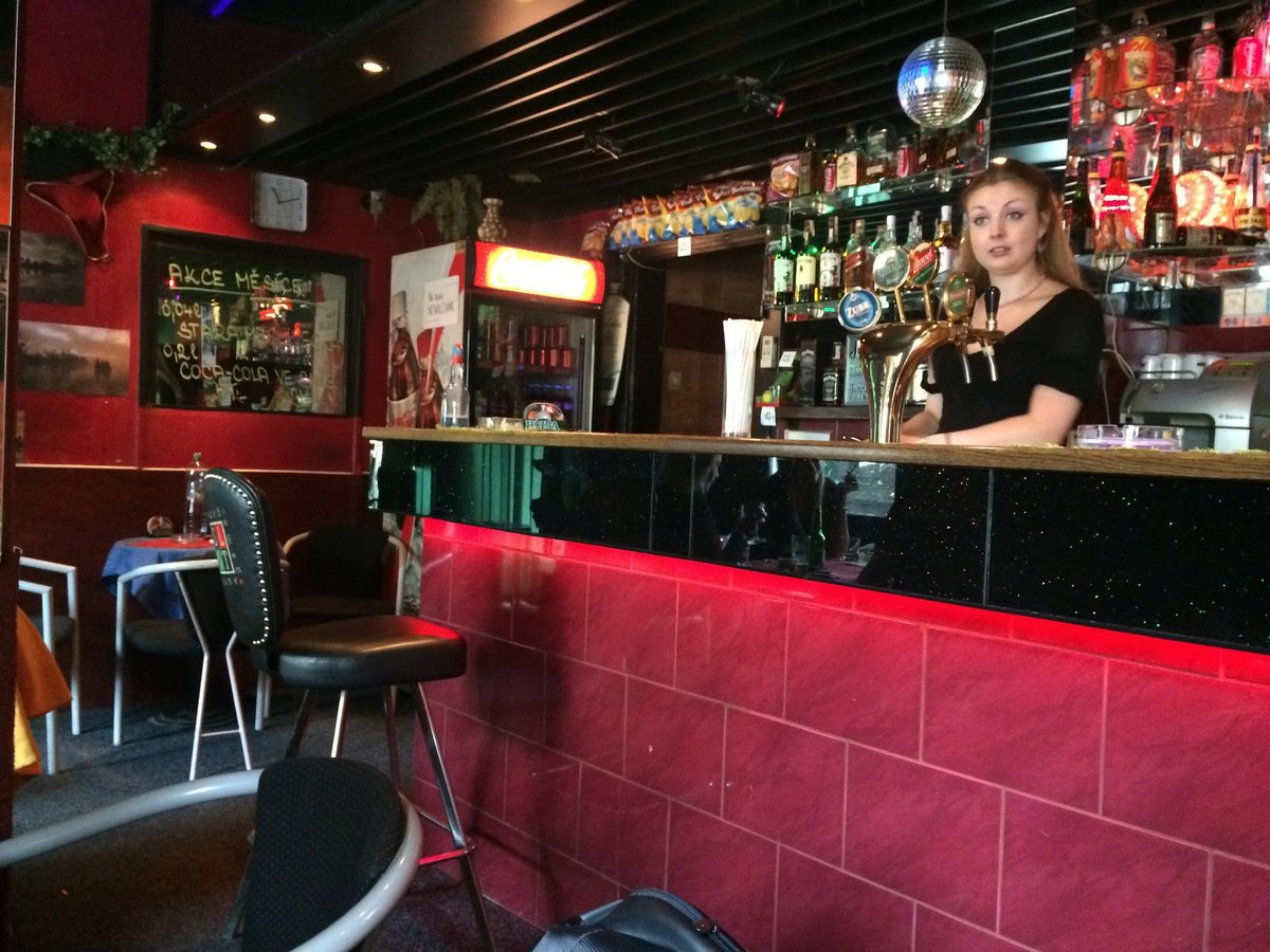 Šimona pracuje v baru v Olomouci a zákazníci si ji moc chválí.