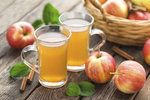 Vyrobte si domácí cider z vlastních jablek! Snadný recept, který zvládne každý