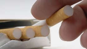 Špatná zpráva pro kuřáky: Cigarety zdraží o další 3 až 4 koruny! Kvůli EU