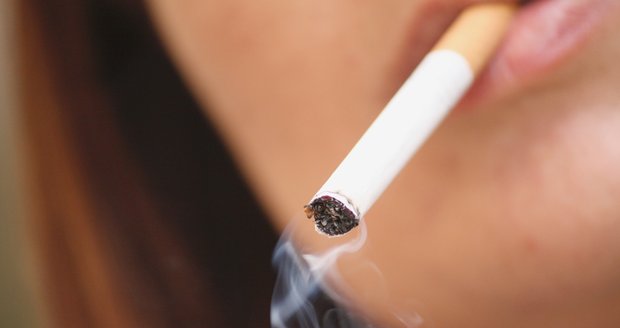 Otce policistu chytili i s dcerou, když se snažili pašovat cigarety přes hranice.