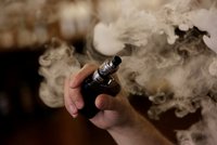 E-cigarety zabily už 13 lidí. Nemocných záhadnou chorobou raketově přibývá