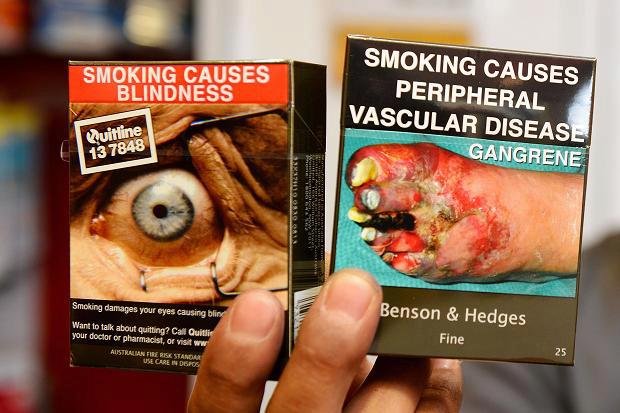 Konec „hezkým“ cigaretám: Drastické obrázky na krabičkách i v ČR