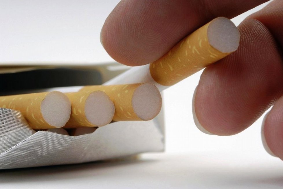 Cena za krabičku cigaret by podle plánu mohla vyrůst až o 13 korun
