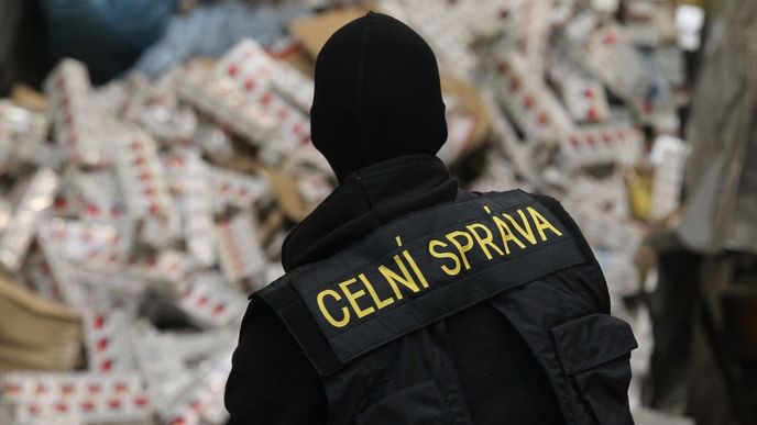 Čeští celníci zabavili v roce 2020 45,5 milionu kusů nelegálních cigaret, což je nejvíce za poslední čtyři roky.