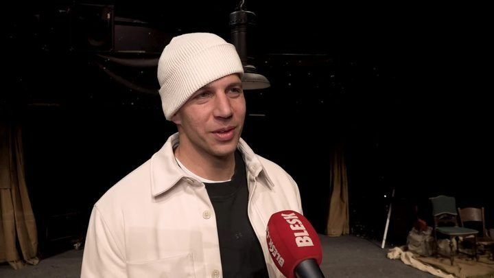 Peter Pecha Peter Pecha v muzikálu Cikáni jdou do nebe: Kolikrát se zranil? | Blesk.cz