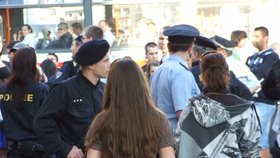 Policisté dorazili řešit chaos panující na Andělu