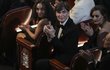 Cillian Murphy vynesl speciální brož, která odkazuje na Oppenheimera. Cillian Murphy vynesl speciální brož, která odkazuje na Oppenheimera.