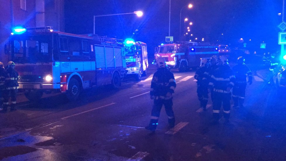Čimickou ulici uzavřeli policisté kvůli požár dílny.