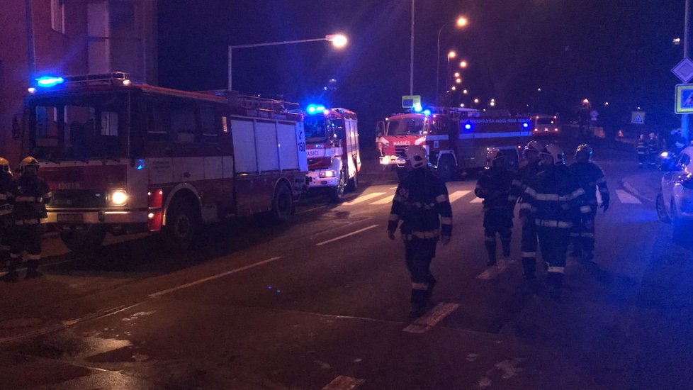 Čimickou ulici uzavřeli policisté kvůli požár dílny.