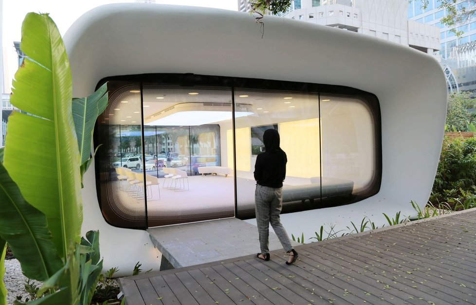 Další stavba budoucnosti: Kancelář vytisknutá na 3D tiskárně byla představena v Dubaji.
