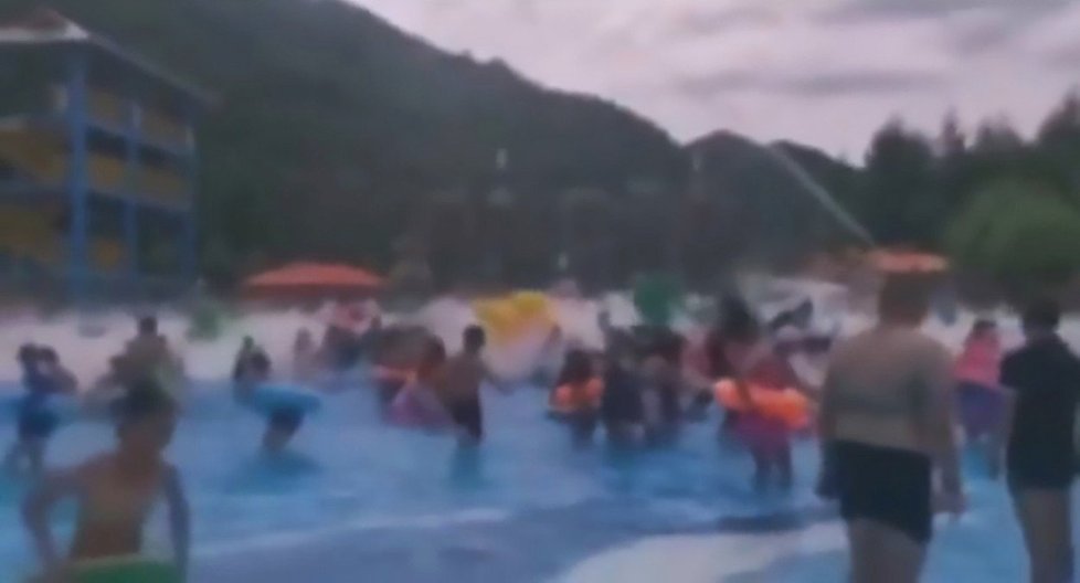 V čínském akvaparku se zranilo 44 lidí.