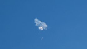 Padající trosky čínského balónu (4.2.2022)