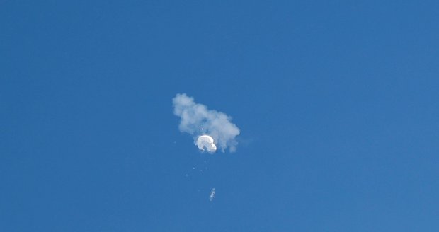 „Neznámé objekty“ sestřelené nad Aljaškou a Kanadou byly balony. A varování v Číně