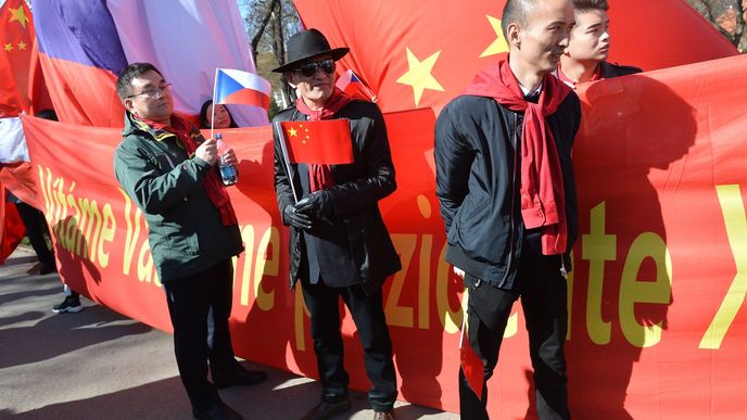 Podporovatelé čínského prezidenta Si Ťin-pchinga v Praze