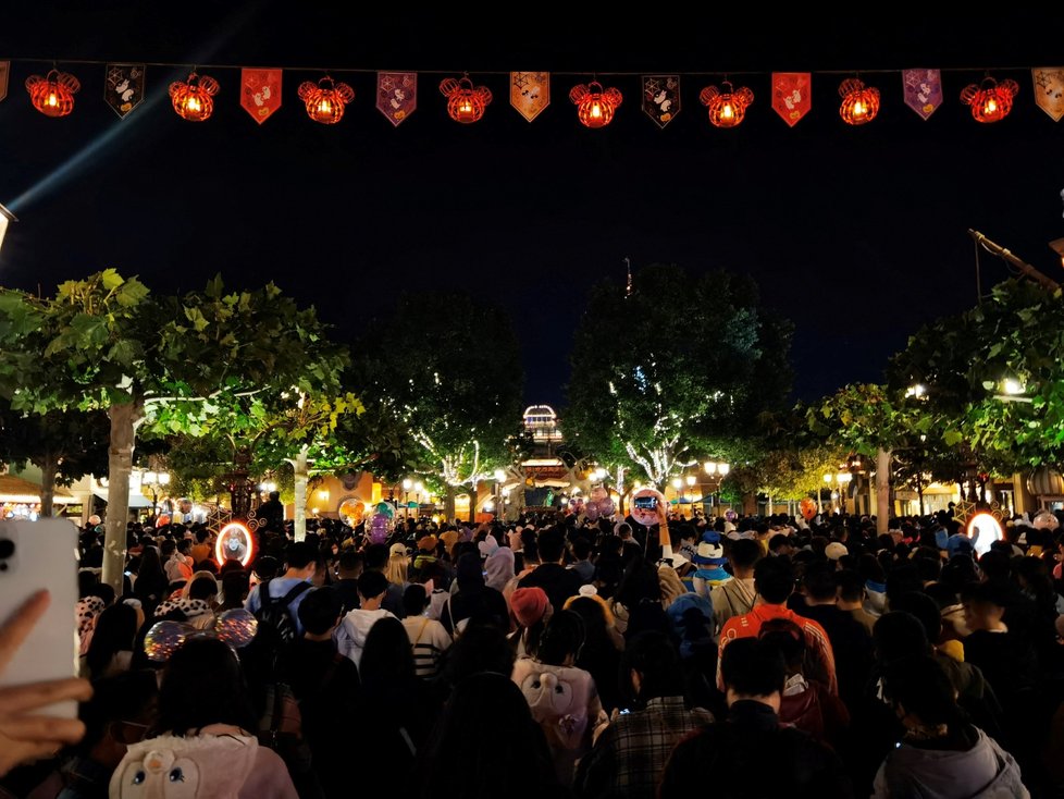 Disneyland v Šanghaji během lockdownu (31.10.2022)