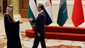 Ministři zahraničí Saúdské Arábie a Číny v Pekingu (20. 11. 2023)