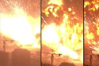 Čínské inferno: Svědek natočil celou explozi skladu nebezpečného materiálu
