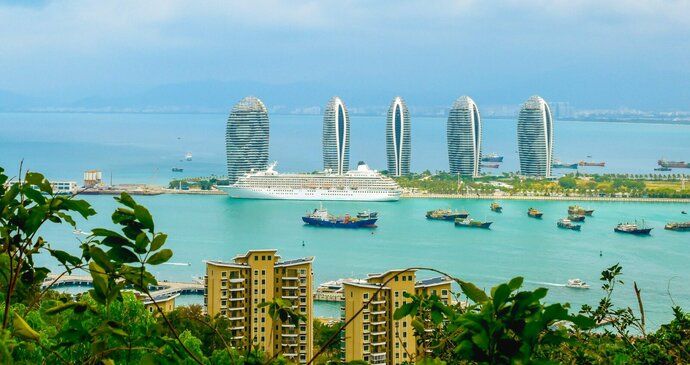 Čínský ostrov Hainan coby exotická dovolenková destinace.