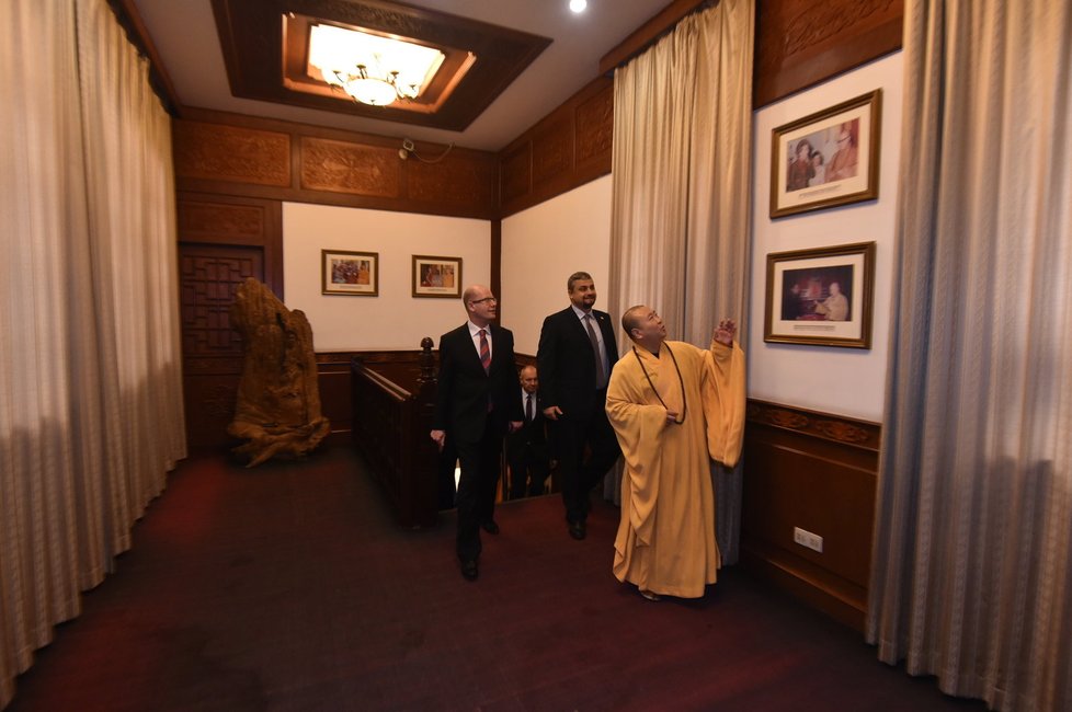 Z celé Číny zapůsobila na premiéra Bohuslava Sobotku podle jeho slov návštěva buddhistického kláštera. (Archivní foto)