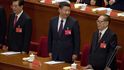 Čínský sjezd: Bývalý prezident Jiang Zemin (vpravo) vedle toho současného - Si Ťin Pchinga