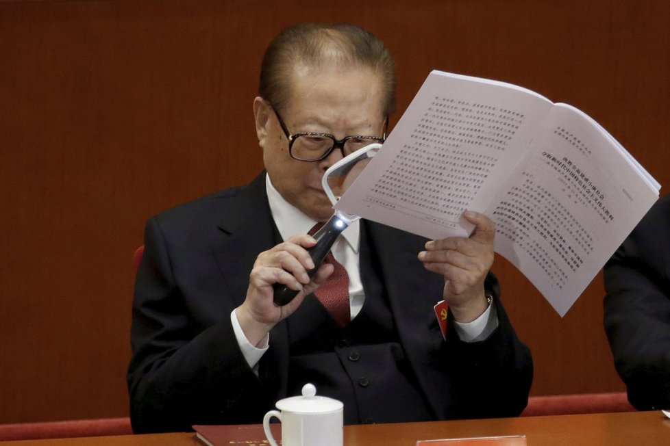 Čínský sjezd: Bývalý prezident Jiang Zemin