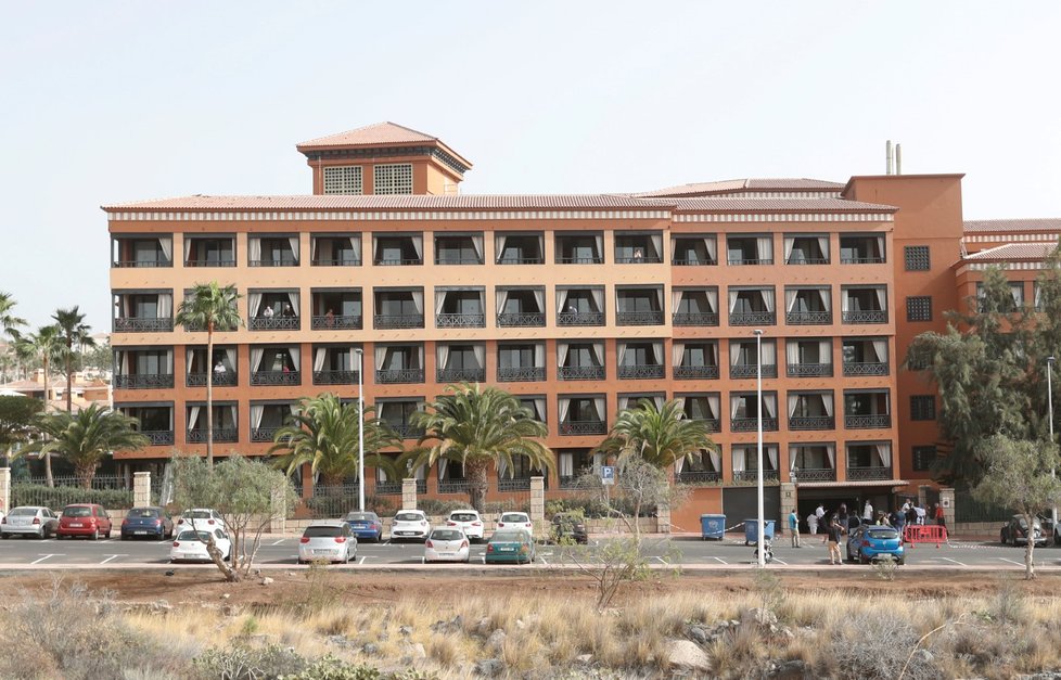 Hotel na Tenerife, ke je uvězněna tisícovka lidí. (25.2.2020)