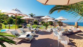 Tisícovka turistů se ocitla v karanténě ve čtyřhvězdičkovém hotelu H10 Costa Adeje Palace na Tenerife.