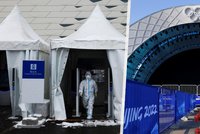 Panika před olympiádou: Peking zavřel kvůli dvěma případům celé čtvrti. Sportovci nesmí z hotelů
