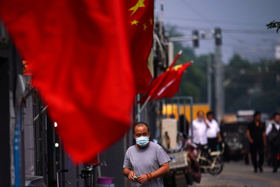 Hygienická opatření zasáhla i oslavy v Číně (28.9.2020)