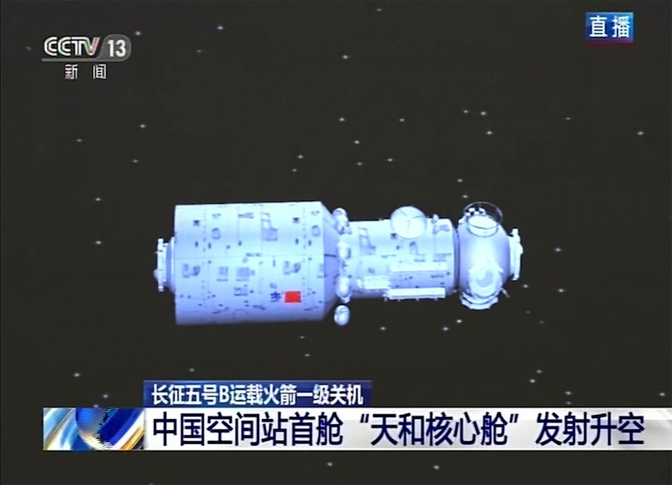Čína vypustila do kosmu základní modul své vlastní orbitální stanice nazvaný Tchien-che (Nebeská harmonie; 29. 4. 2021).