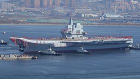 Čína spustila na vodu svou druhou letadlovou loď.