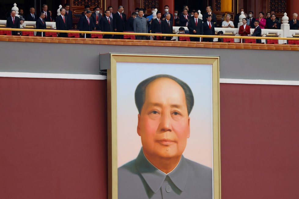 Portrét Maa Ce-tunga při oslavách 100. let komunistické strany.
