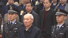 K trestu smrti za korupci odsouzen bývalý místostarosta čínského hornického města Lü-liang Čang Čung-šeng. Přijal úplatky za 3,4 miliardy.