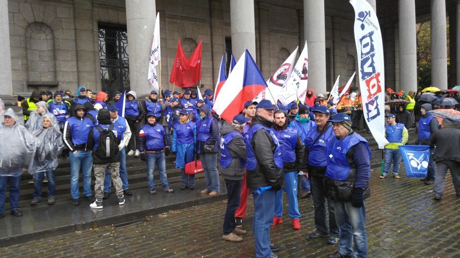 V Bruselu protestovalo 15 tisíc ocelářů, vyrazili tam i Češi.