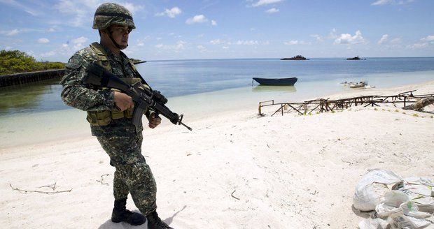 Soud přiřkl sporné ostrovy Filipínám. Čína rozhodnutí ignoruje
